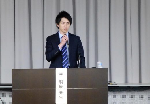 コロプラスト主催のスキンケアセミナー講演の様子　delivering a lecture at the skin care seminar Tokyo(@Yaesu, Jul 22)